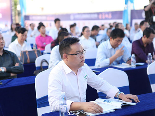 太阳能厂家-领导学习