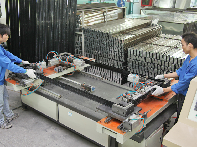 太阳能厂家-组装线