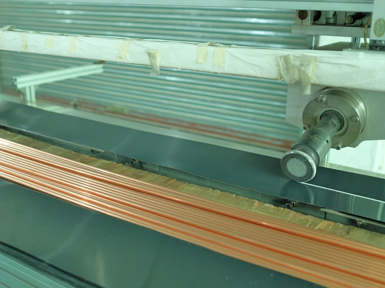 太阳能厂家-厂房一角